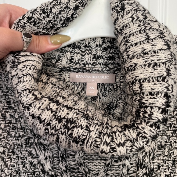 Vintage Banana Republic Turtleneck Sweater - Picture 3 of 3